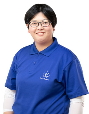 鍼灸師  ｜  藤岡彩佳